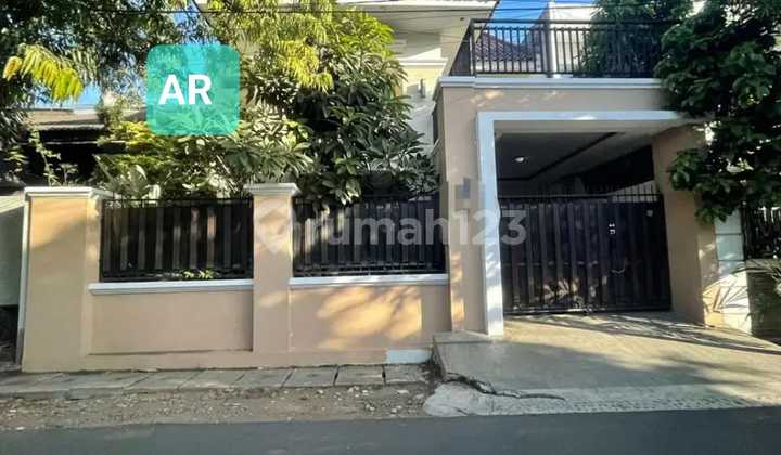 Rumah 2 Lantai Bagus Semi Furnished di Stiabudi Jakarta Selatan, Jakarta Selatan 1