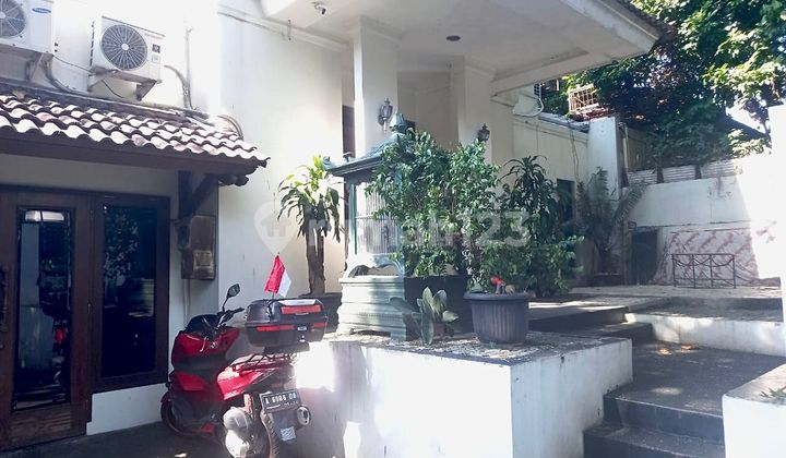 Affordable Sale in the Premier Area of Pondok Indah Affordable Sale in the Premier Area of Pondok Indah