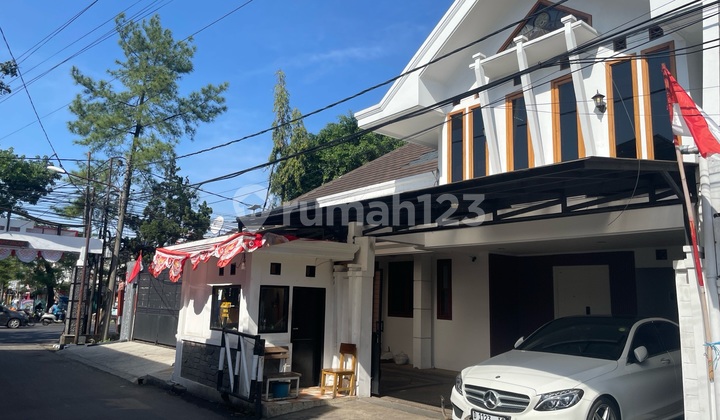 House for sale. Rarely available. Newly renovated. Ready to occupy.