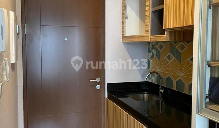 Ciputra World Jakarta Apartment Furnished Already Renovated 2