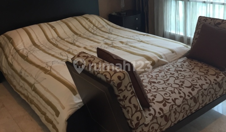 Disewa Apartemen Senayan Residence 3 Kamar Tidur Tower 3 Furnished Bagus, Golf View 2