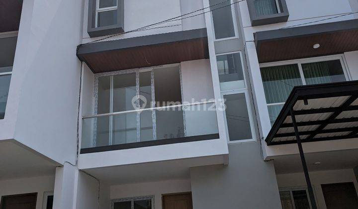 Rumah Brand New 3 Lantai Harga Terjangkau Taman Surya 5 1