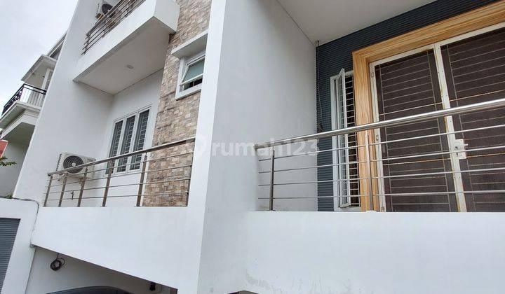 Dijual Rumah 3lt 6kt 5km SHM Semi Furnish di Pluit, Jakut 1