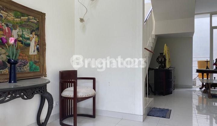 Ready-to-Live House and Very Strategic Location 2