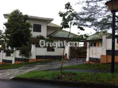 villa siap huni lokasi sangat Trategis dan komersial 2