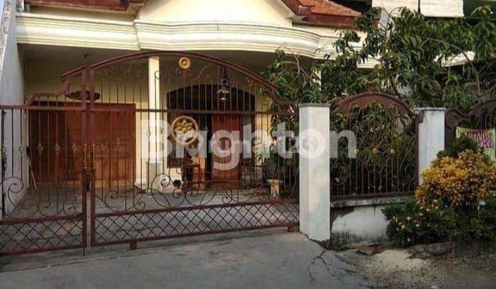 rumah siap huni lokasi sangat strategis dan komersial 1