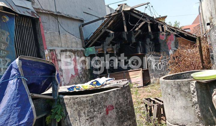 Rumah hitung tanah lokasi sangat strategis dan komersial 2