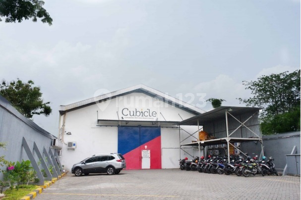 Building Ready to Open Restaurant Very Strategic Location