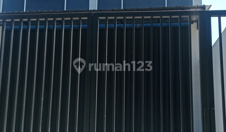 New Fresh Warehouse Ready to Occupied Very Strategic Location