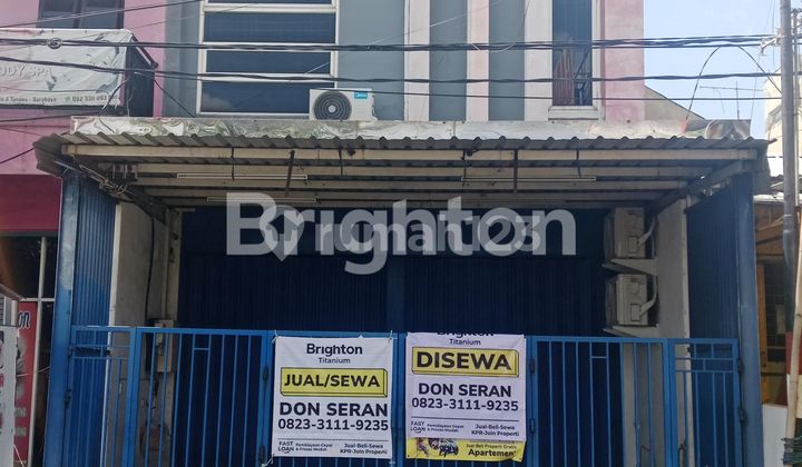 Ready-to-operate shop house in a highly strategic and commercial location. 1