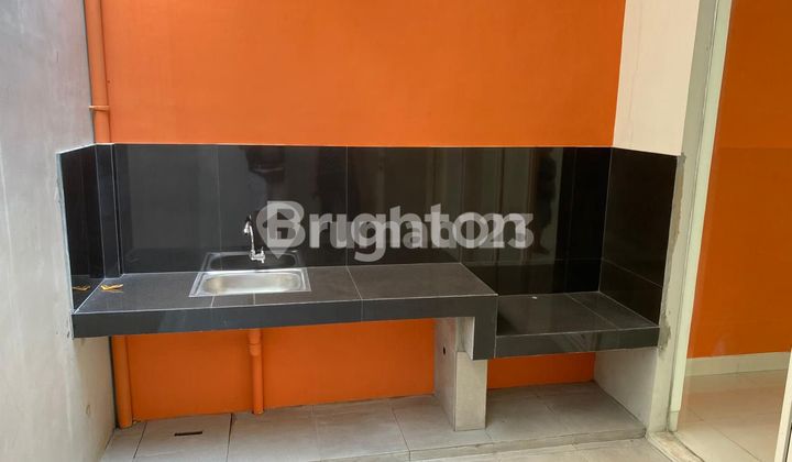 rumah siap huni lokasi sangat strategis dan komersial 2