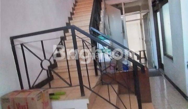 Rumah siap huni lokasi sangat strategis dan komersial 2