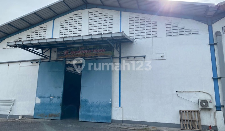 Ready-to-Occupy Warehouse in a Highly Strategic Location Ready-to-Occupy Warehouse in a Highly Strategic Location