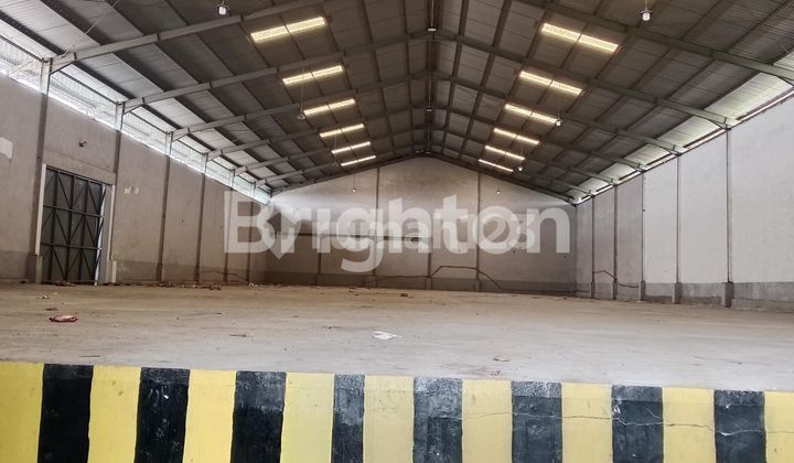 warehouse ready to occupy, very strategic location