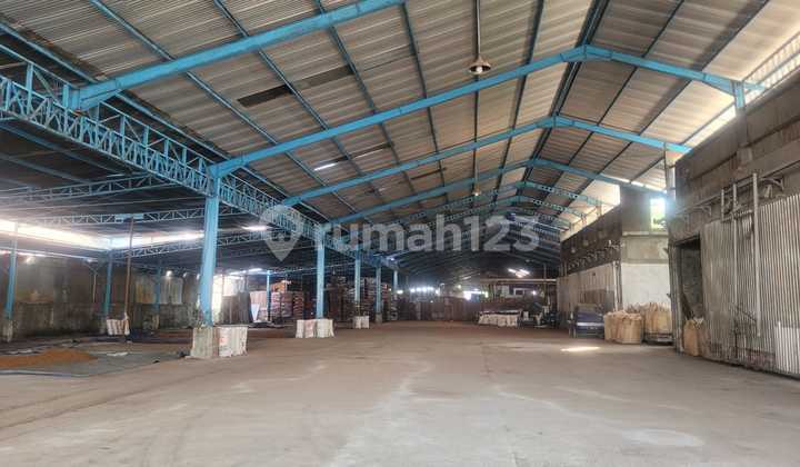 Gudang Siap Untuk Produsi Dan Penyimpanan Lokasi Strategis
