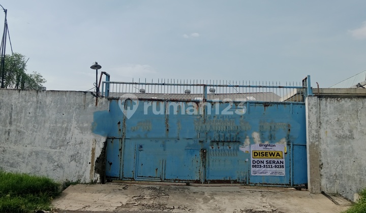 Ready-to-Live Warehouse in a Highly Strategic and Commercial Location