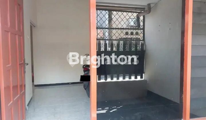 rumah siap huni lokasi sangat strategis dan komersial 2