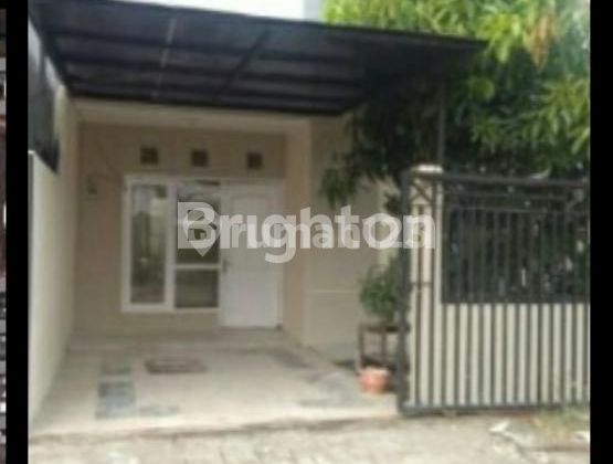 move-in ready house in a very strategic and commercial location 2