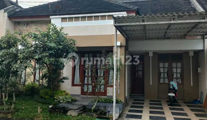 Villa Dibatu Siap Huni Lokasi Sangat Strategis 