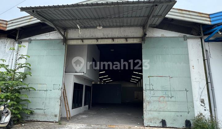 Favorite Warehouse Margomulyo Permai Flood-Free