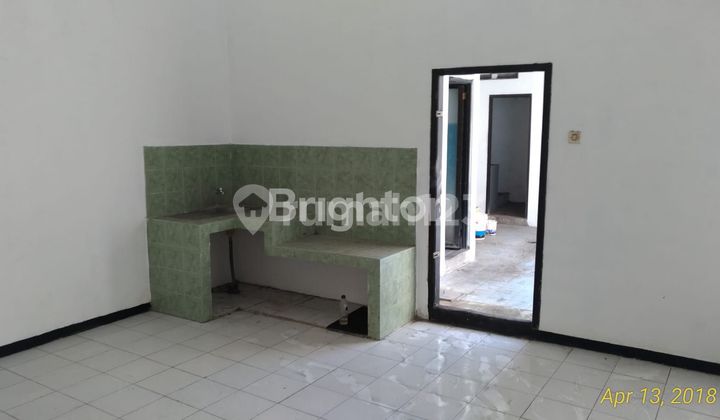 Shop house ready for business, highly strategic location 2