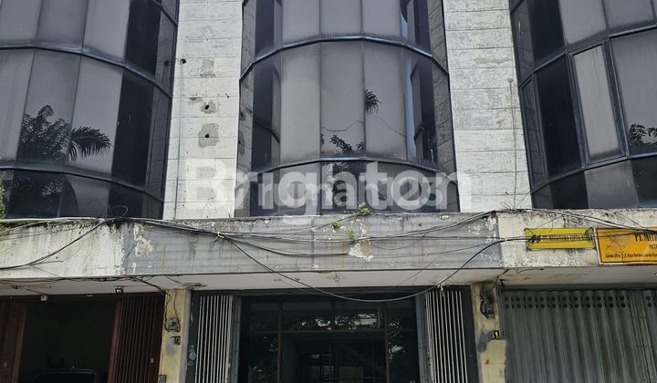 Ruko siap bisnis lokasi sangat strategis dan komersial