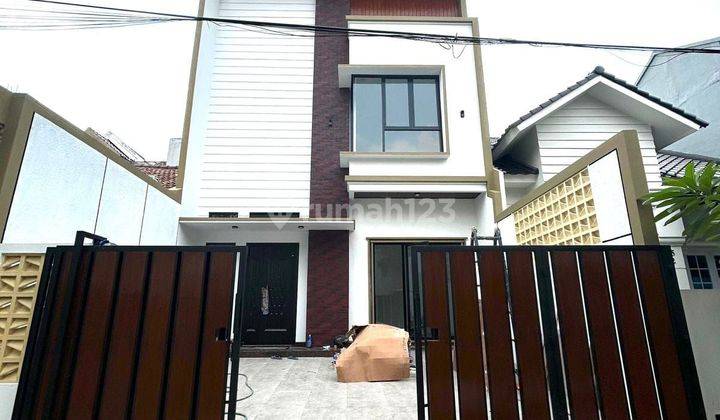 Rumah modern baru siap huni di Nusaloka BSD 1