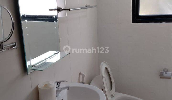 Rumah dua lantai modern siap huni di puri bintaro sektor 9  2