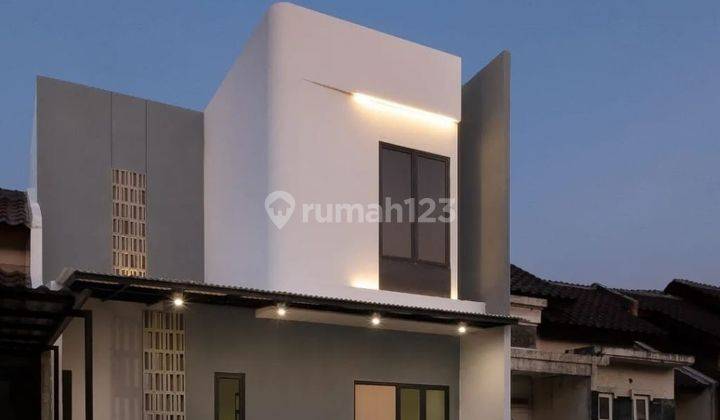 Cepat Rumah Dua Lantai Sudah Renov di Graha Raya 1