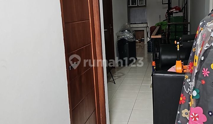 Price Drop! 2.5-Story Shophouse on Boulevard Graha Raya Street 2
