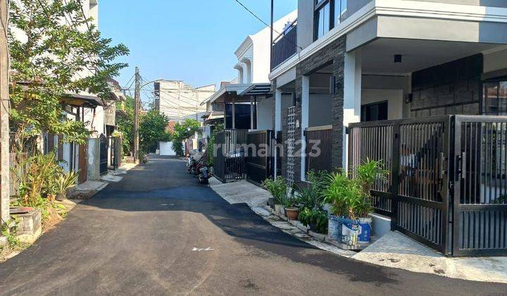 Jual Cepat Rumah 2,5 Lantai Siap Huni Di Graha Raya  2