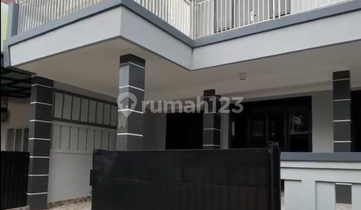 For Rent! Rumah Luas 2 Lantai di Cluster Dekat Pintu Tol Parigi