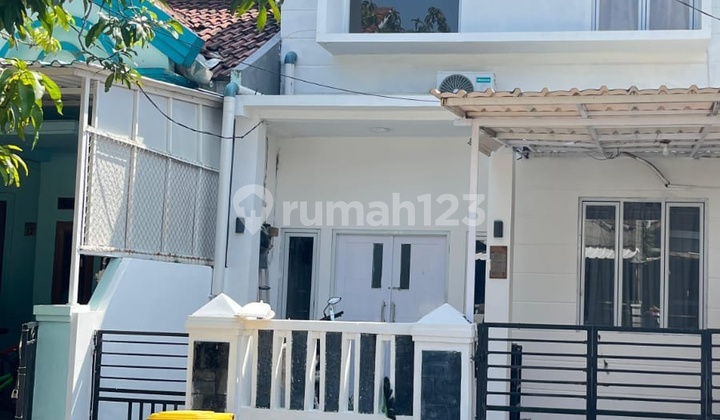 Rumah Cantik 2 Lantai Di Graha Raya Lokasi Strategis Bebas Banjir