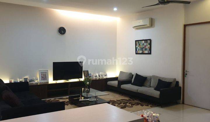 Rumah Premium Full Furnished 2 Lantai Di Taman Royal 2, Cipondoh 2