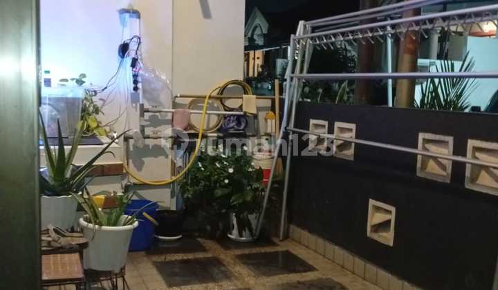 Rumah Cantik 1,5 Lantai Siap Huni di Graha Raya 2