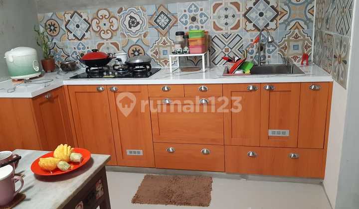 Disewakan! Rumah Modern 2 Lantai Siap Huni di Graha Raya 2