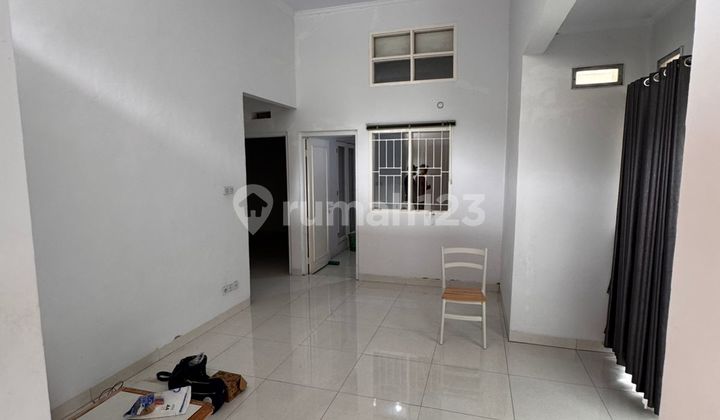 For Rent- Rumah Luas Siap Huni Selangkah ke Pasar Segar Graharaya 2