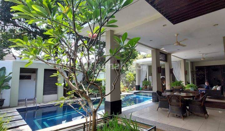 Rumah Luas Konsep Resort Di Kemang Jakarta Selatan  2