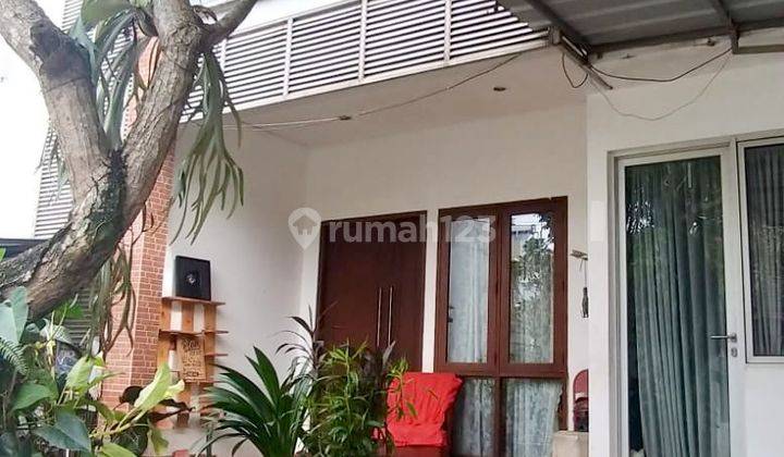 Rumah Hoek 2 Lantai Dengan Taman Luas Di Bintaro Sektor 9 1