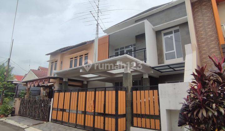 Rumah Mewah 2 Lantai Di Cluster Boulevard Graha Raya 2