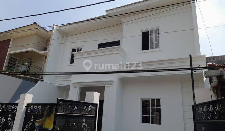 Rumah 2 Lantai di Villa Melati Mas, Dalam Cluster Lokasi di Depan 1