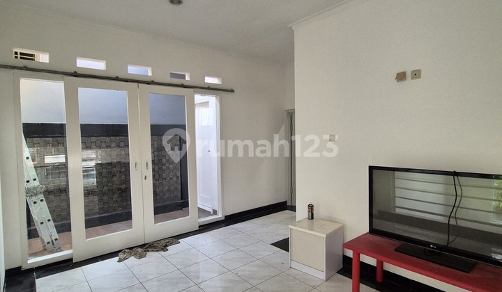 Rumah Hoek Cantik Siap Huni Di Cluster Premium Graha Raya 2