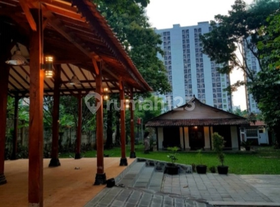 Jual Cepat! Rumah Pendopo dengan Lahan Sangat Luas di BSD Jual Cepat! Rumah Pendopo dengan Lahan Sangat Luas di BSD