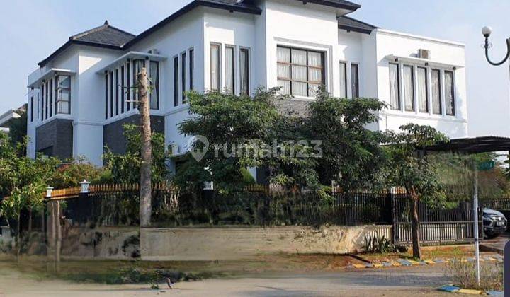 Rumah Hook Cantik 2 Lantai Dengan Taman Luas Di Boulevard Bsd  1