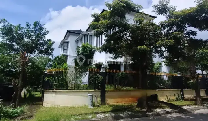 Rumah Hook Cantik 2 Lantai Dengan Taman Luas Di Boulevard Bsd  2