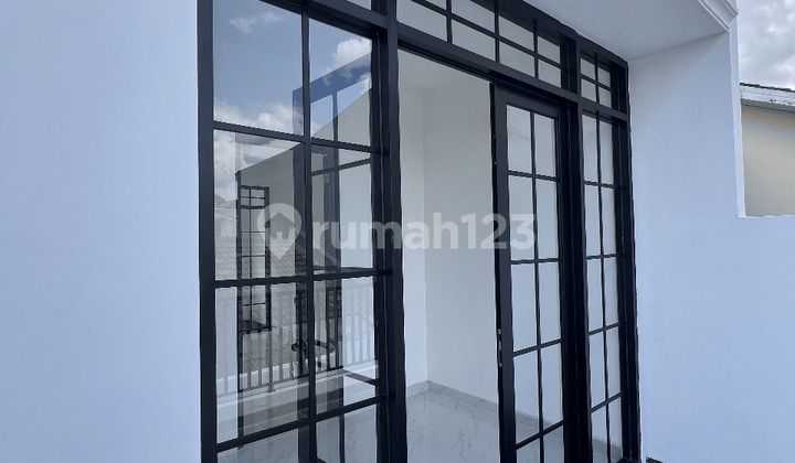 Rumah Brand New Desain Classic di Kencana Loka Bsd 2