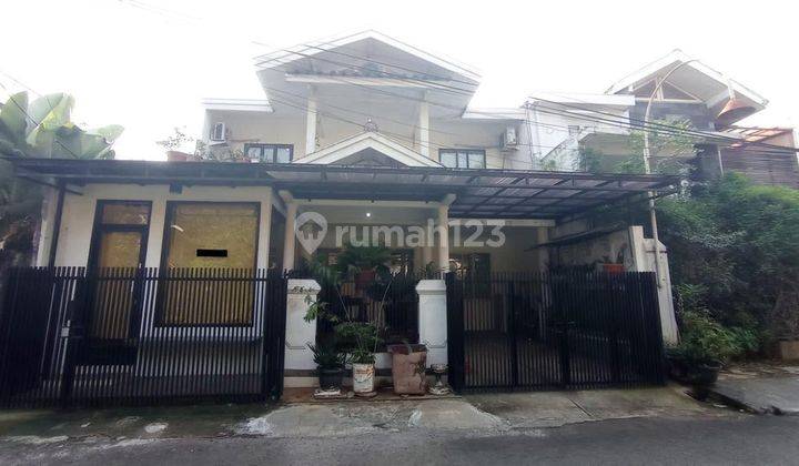 Rumah Luas Dengan Ruang Untuk Usaha Di Bintaro Sektor 1 2