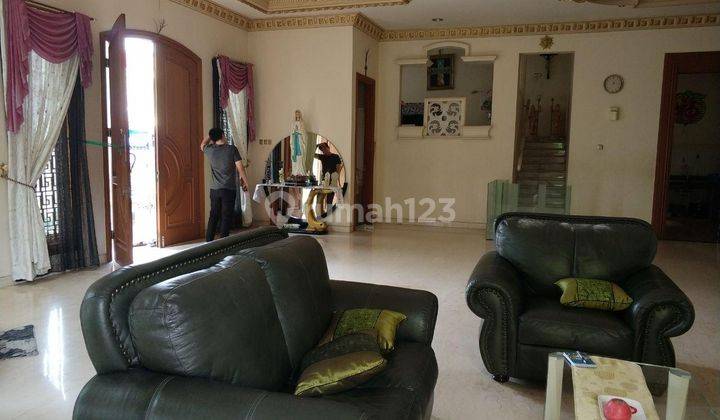 Dijual Rumah Hook Taman Palem, Semi Furnished, Rapih, Siap Huni 2