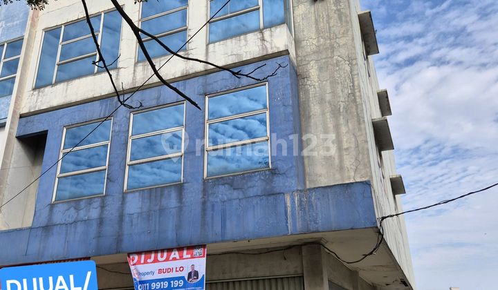 For Rent 3.5 Story Corner Shop in Cikarang, Strategic Roadside Location For Rent 3.5 Story Corner Shop in Cikarang, Strategic Roadside Location