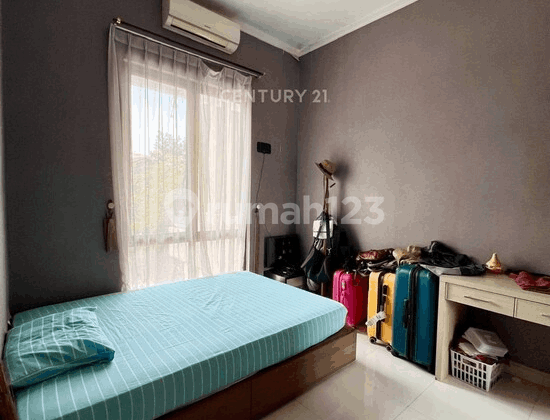 kamar tidur rumah strategis siap huni di